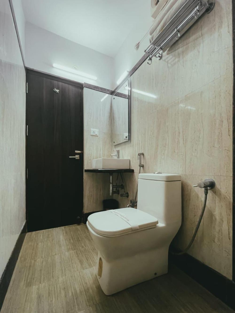 Hotel S L E Residency Váránaszi Kültér fotó