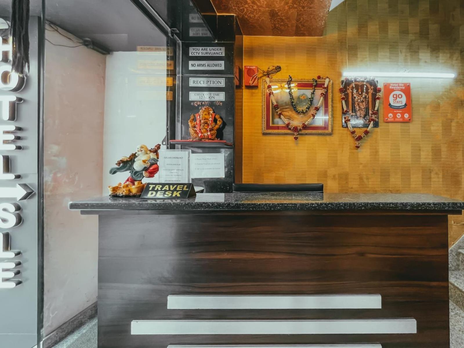 Hotel S L E Residency Váránaszi Kültér fotó