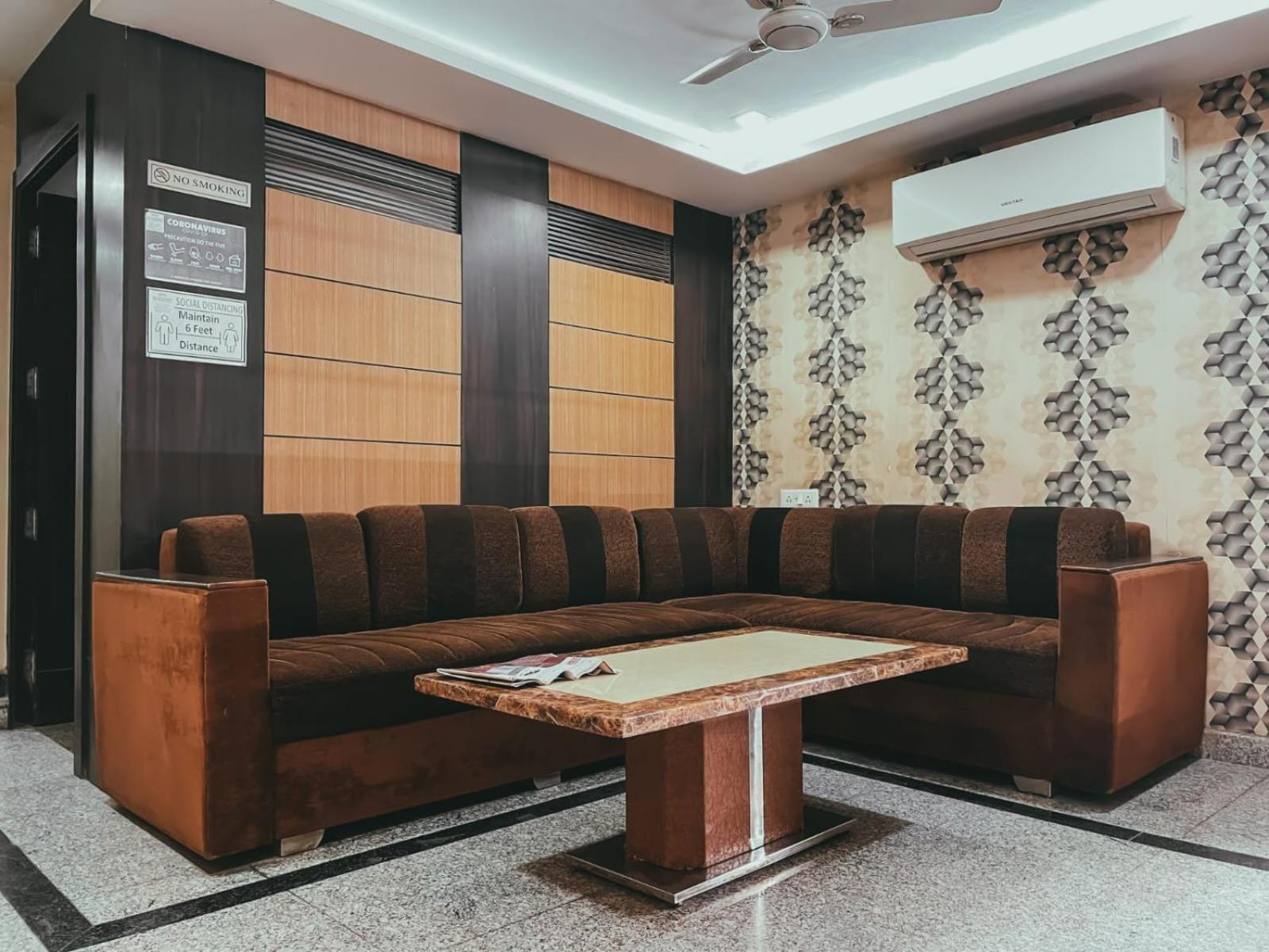 Hotel S L E Residency Váránaszi Kültér fotó