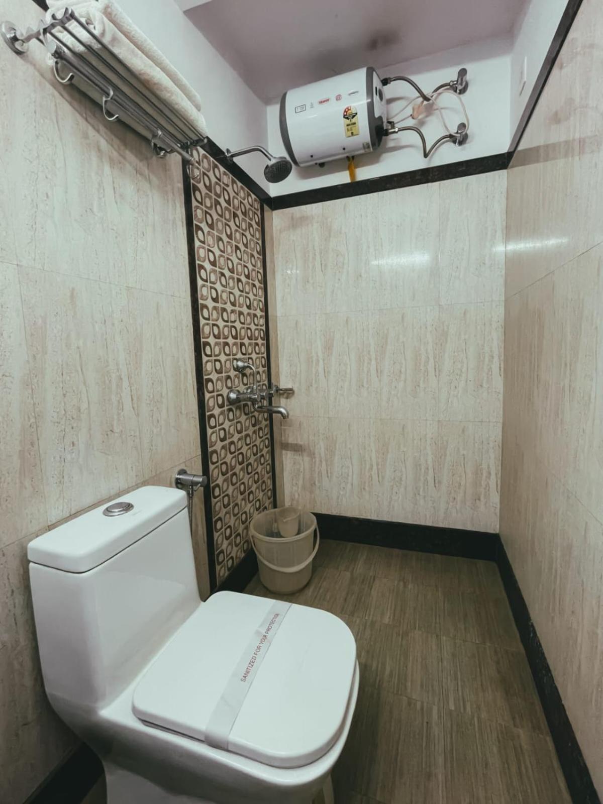 Hotel S L E Residency Váránaszi Kültér fotó