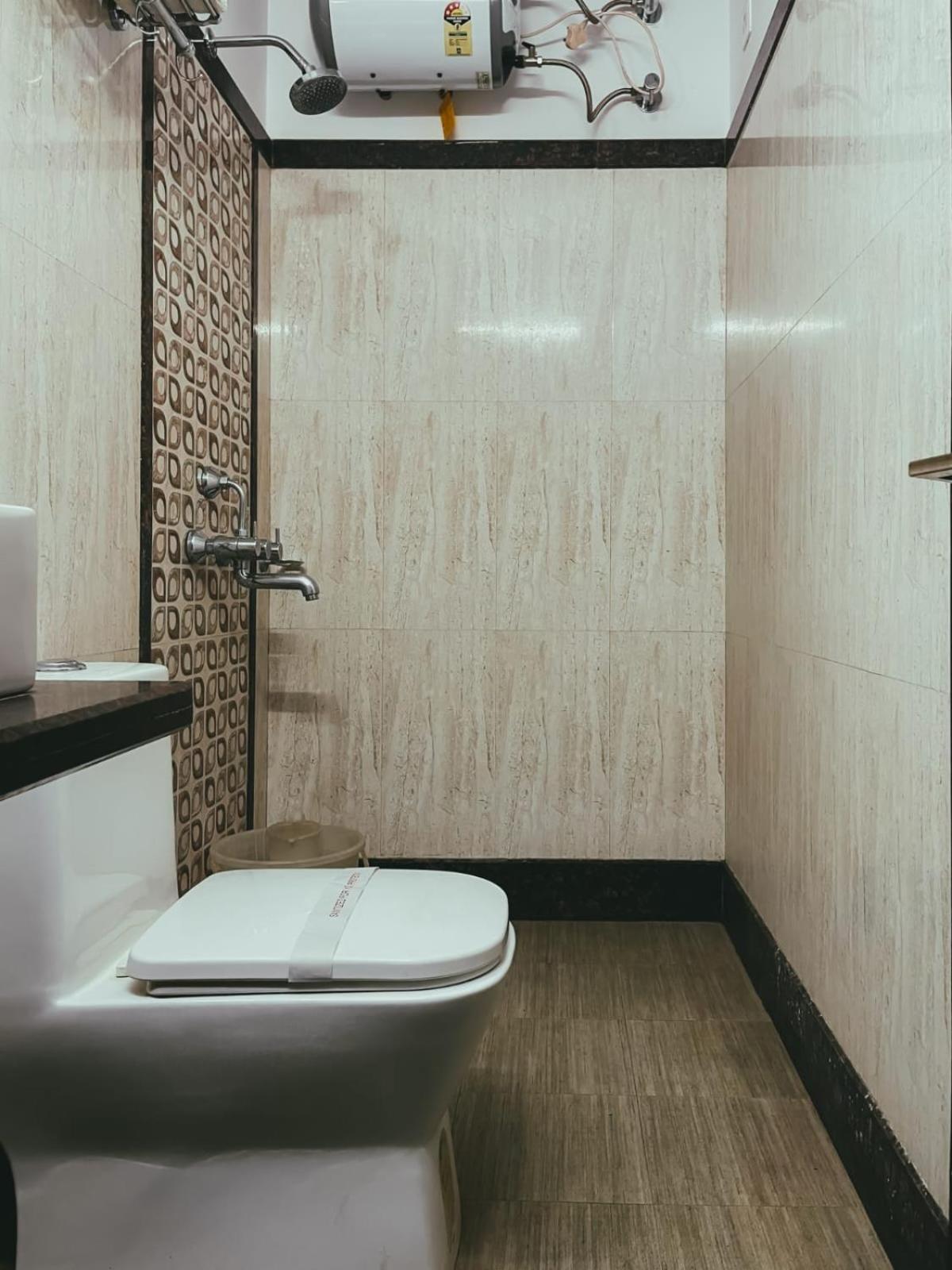 Hotel S L E Residency Váránaszi Kültér fotó