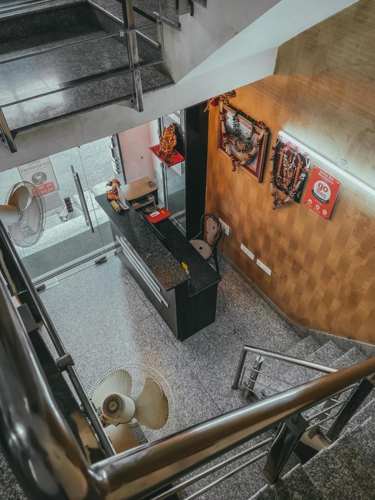 Hotel S L E Residency Váránaszi Kültér fotó