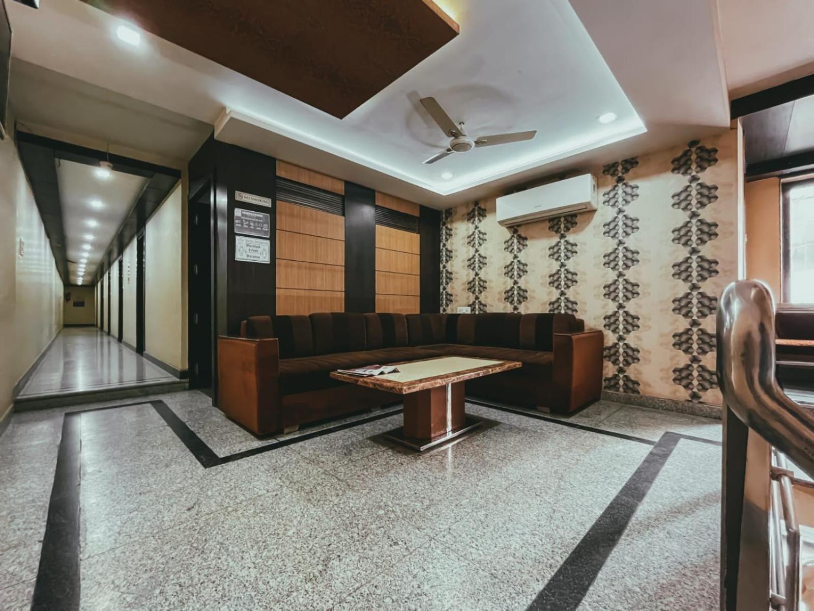 Hotel S L E Residency Váránaszi Kültér fotó